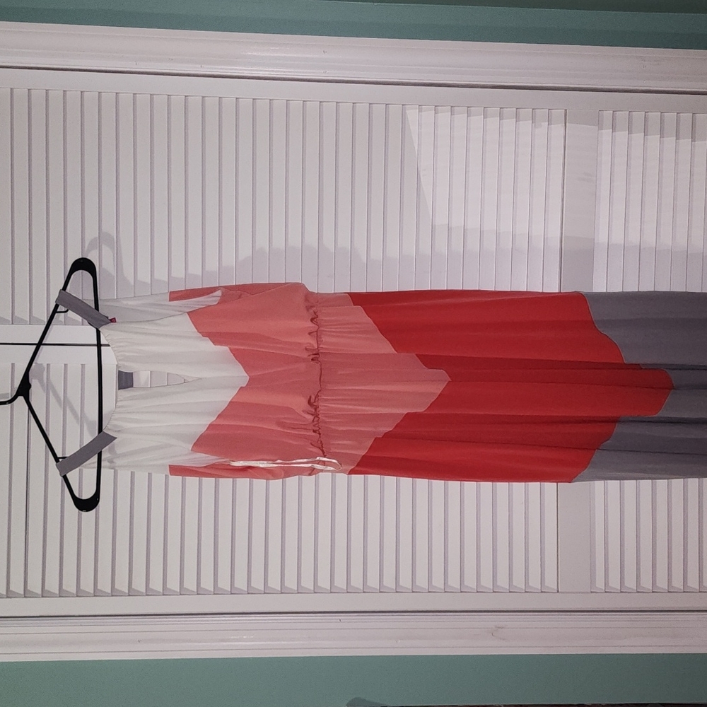 VINCE CAMUTO BLOCK SLEEVELESS MAXI DRESS